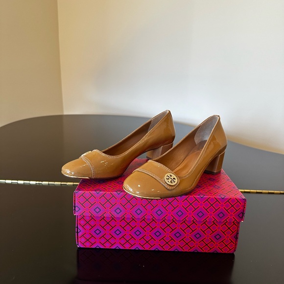 NWT Authentic Luxury Minimalist Tory Burch Patent Leather Pump/Shoes - Picture 8 of 17